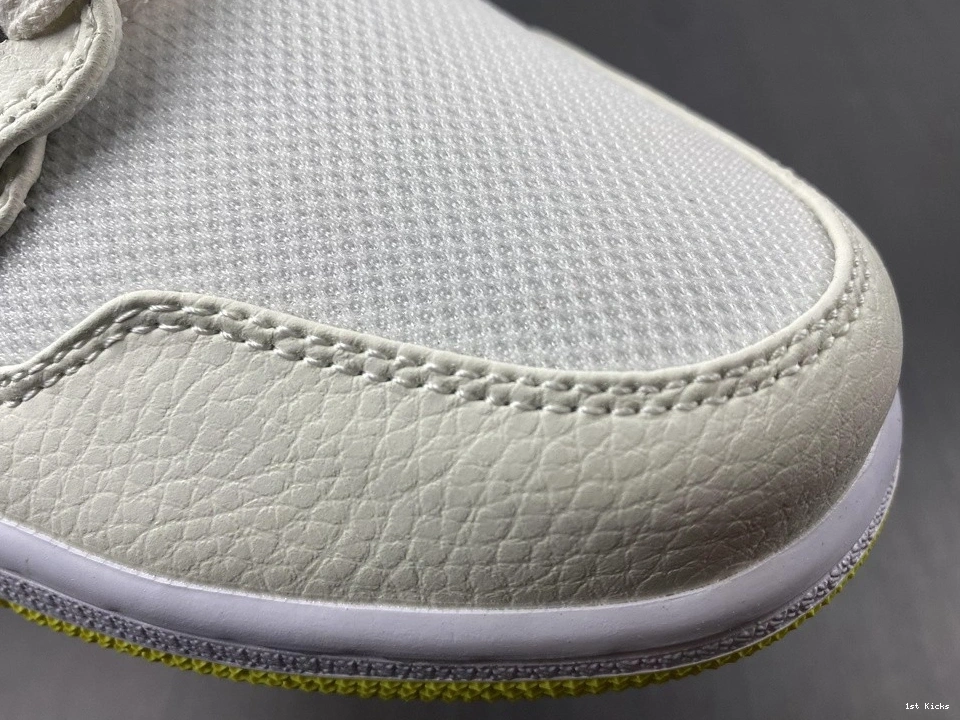 Jordan (W) - Mid Yellow SE Voltage 1 DB2822-107 1102